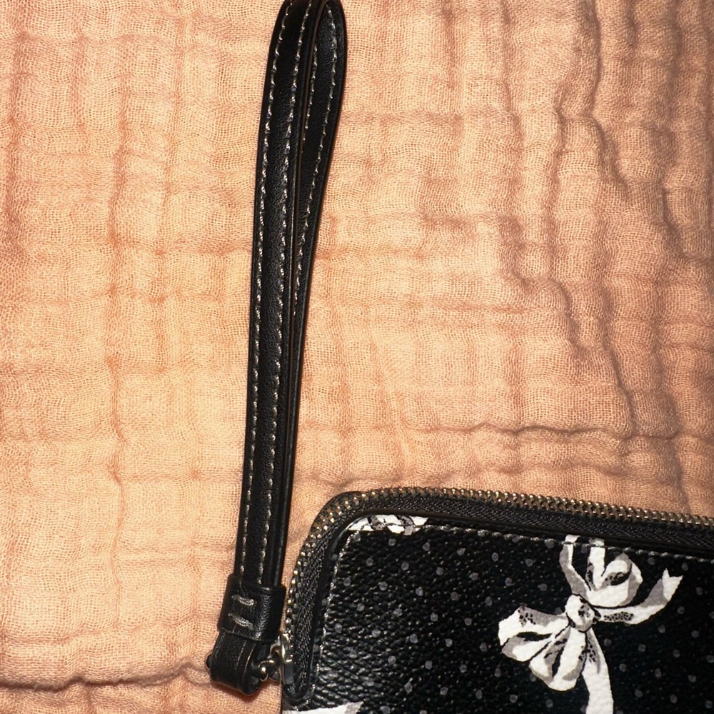 Coach Zip wristlet with bow print - Picture 6 of 12